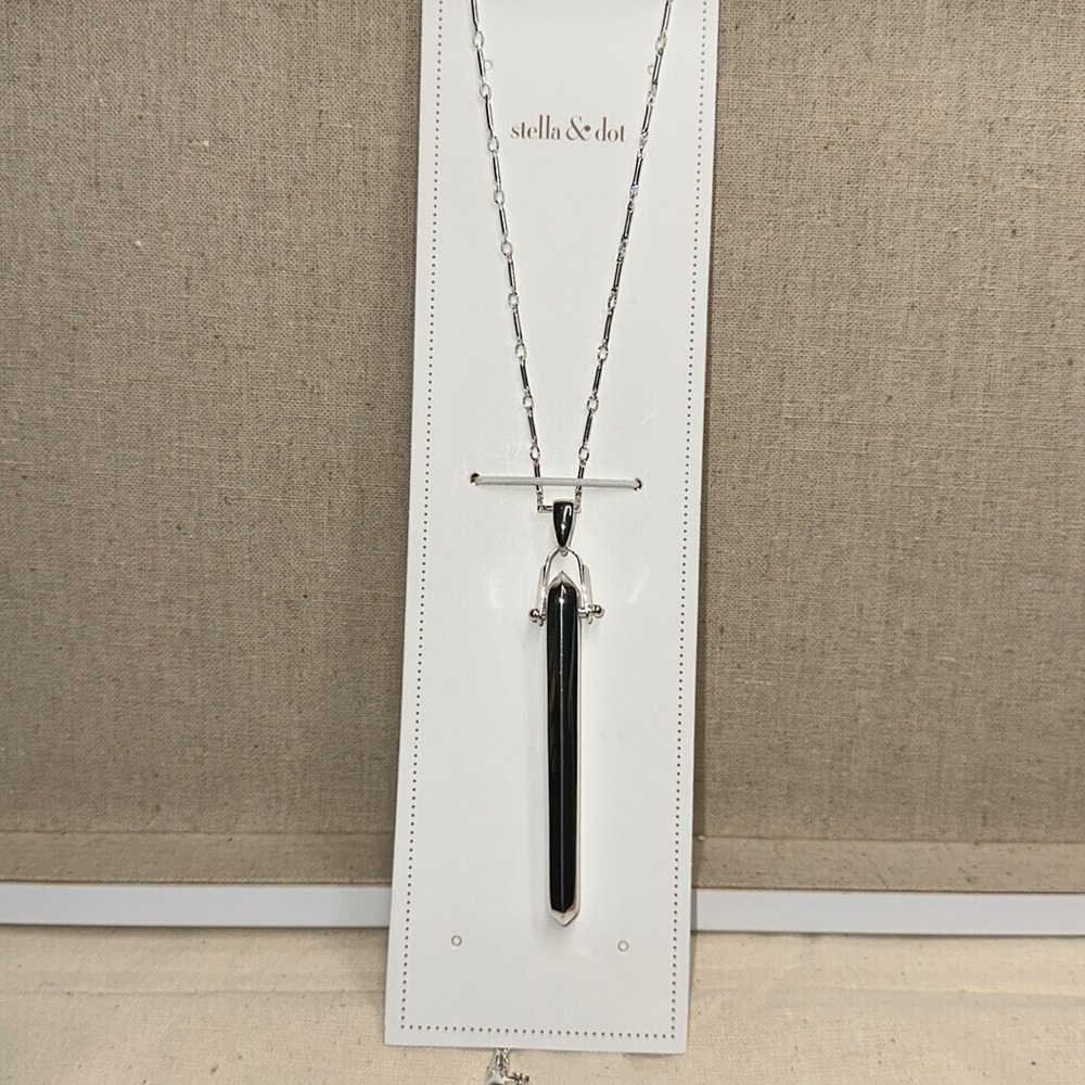 Stella and Dot Rebel Pendant Silver